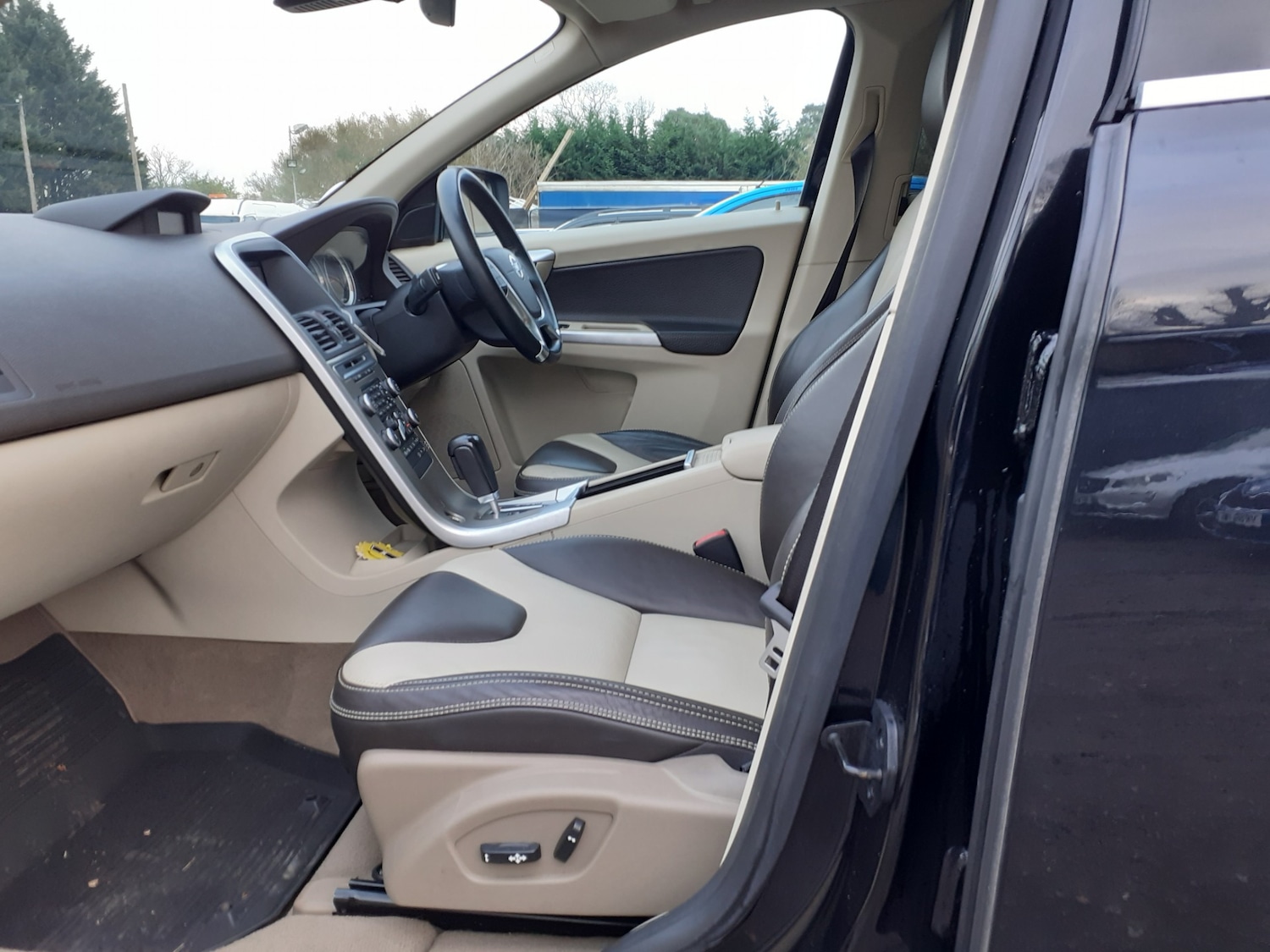 Used Volvo XC60 2025 for sale - 77196723: Photo 9