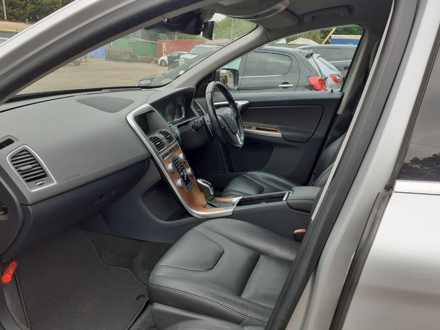 Used Volvo XC60 2025 for sale - 76878691: Photo 13