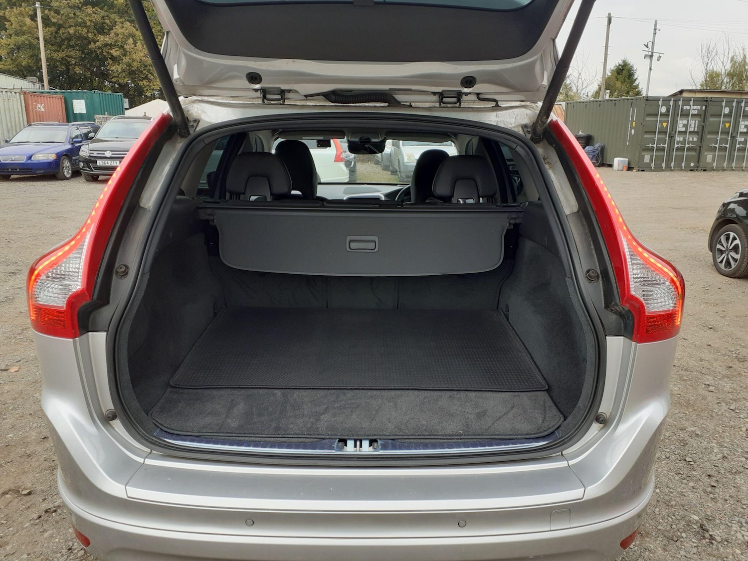 Used Volvo XC60 2025 for sale - 76878691: Photo 7