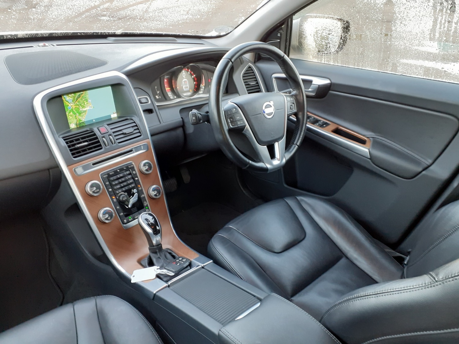 Used Volvo XC60 2014 for sale - 77135990: Photo 11