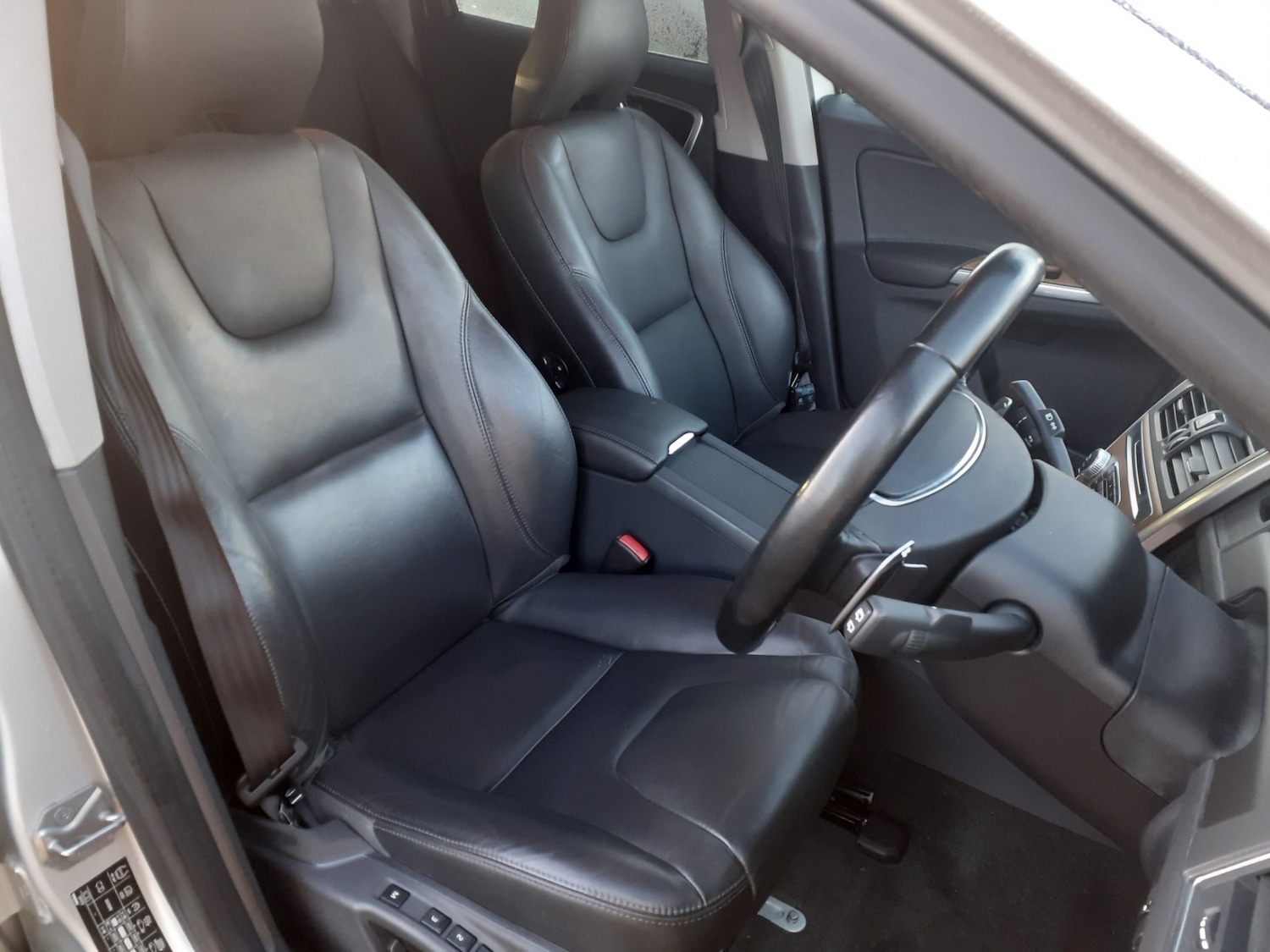 Used Volvo XC60 2014 for sale - 77135990: Photo 15