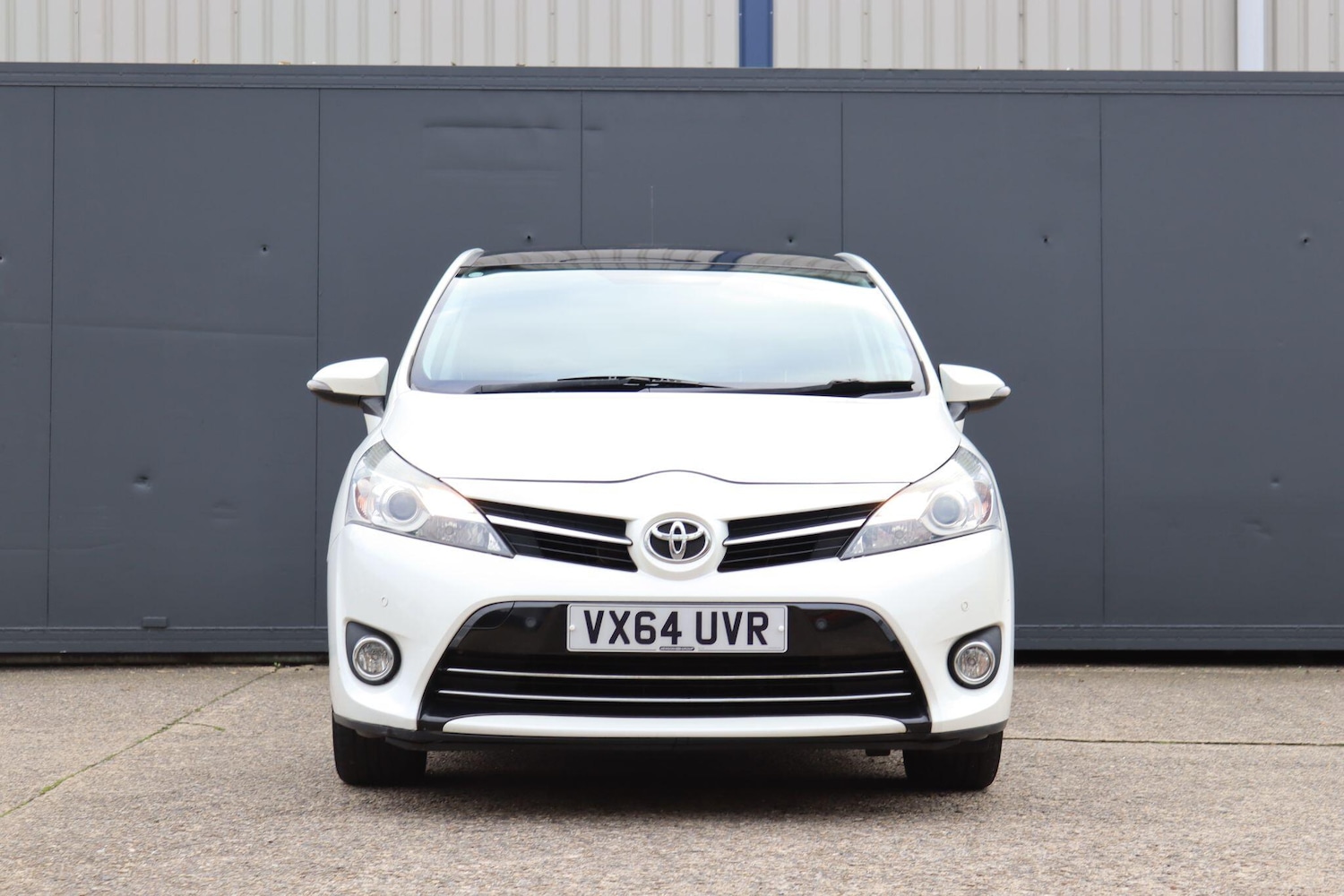 Used Toyota Verso 2014 for sale - 76597256: Photo 2
