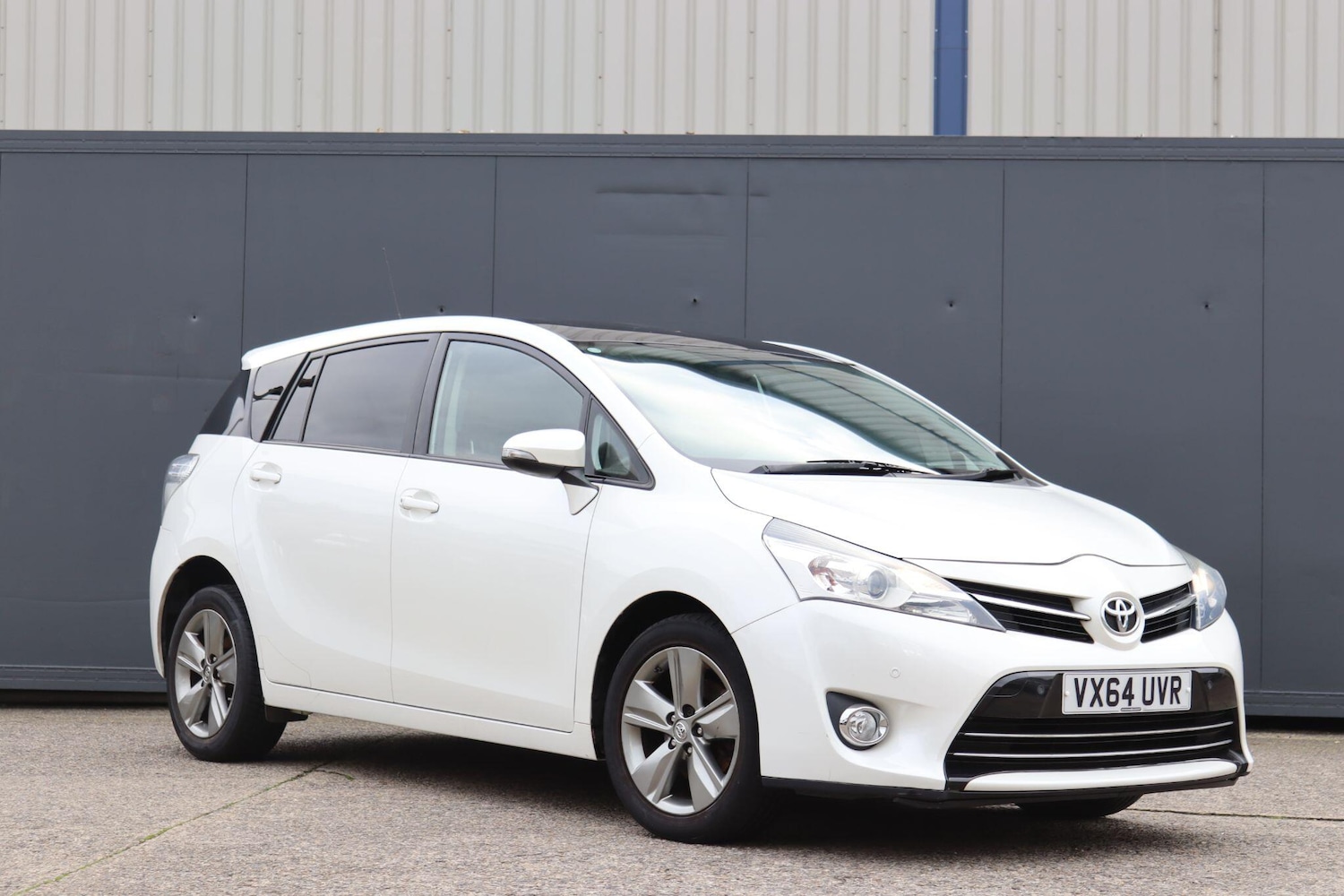 Used Toyota Verso 2014 for sale - 76597256: Photo 3