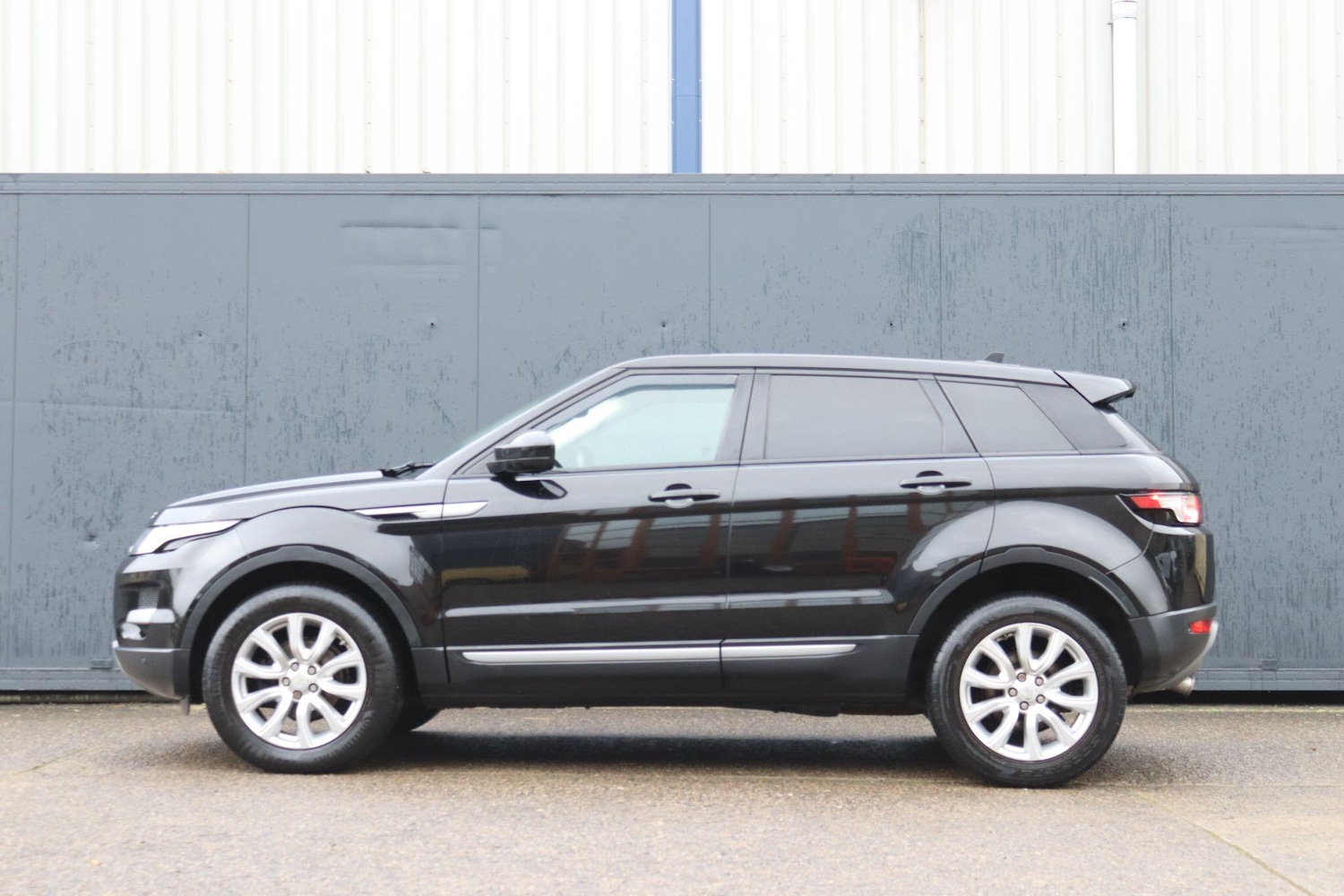 Used Land Rover Range Rover Evoque 2015 for sale - 77015324: Photo 4