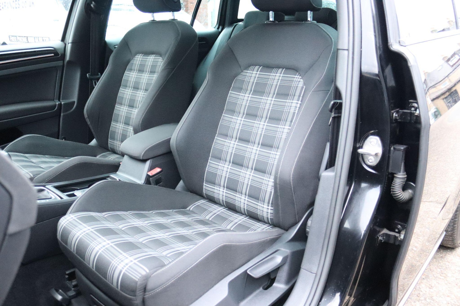 Used Volkswagen Golf 2016 for sale - 77090904: Photo 23