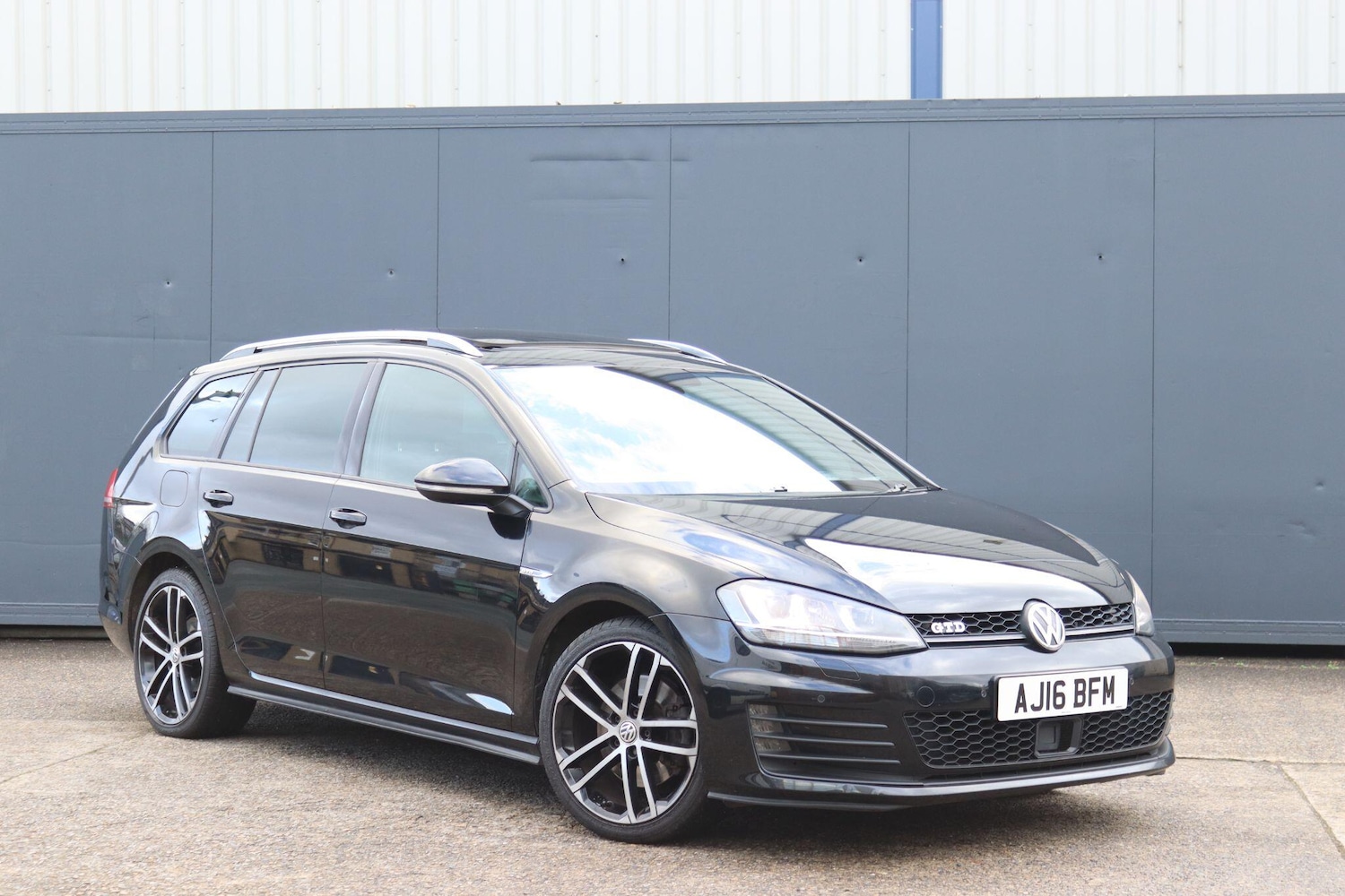 Used Volkswagen Golf 2016 for sale - 77090904: Photo 31