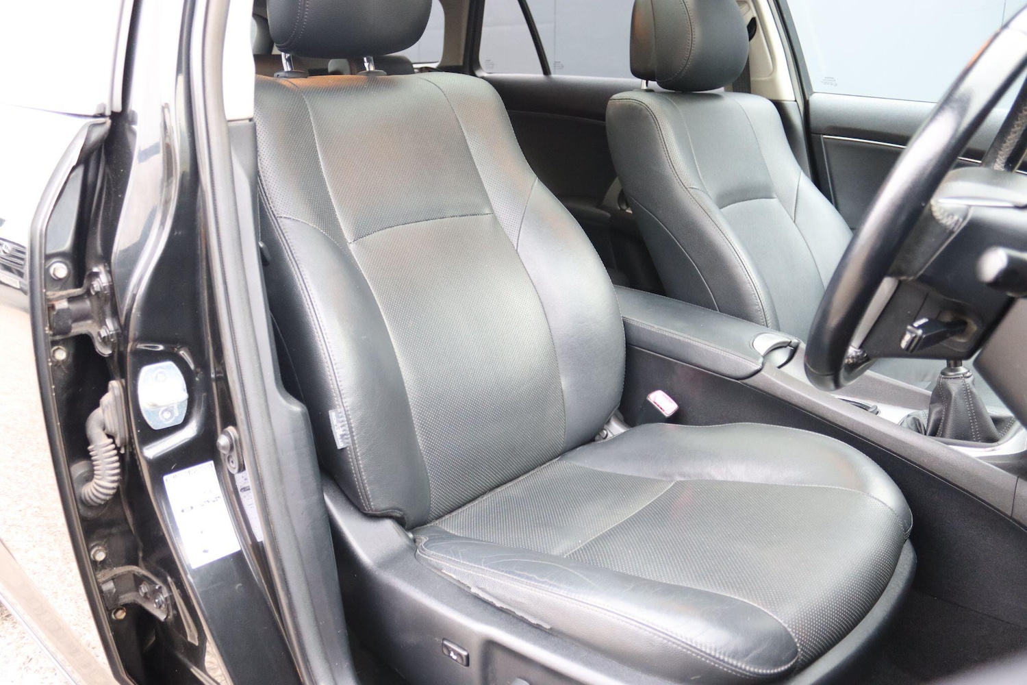 Used Toyota Avensis 2014 for sale - 76094524: Photo 19