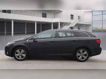 Used Toyota Avensis 2014 for sale - 76094524: Photo
