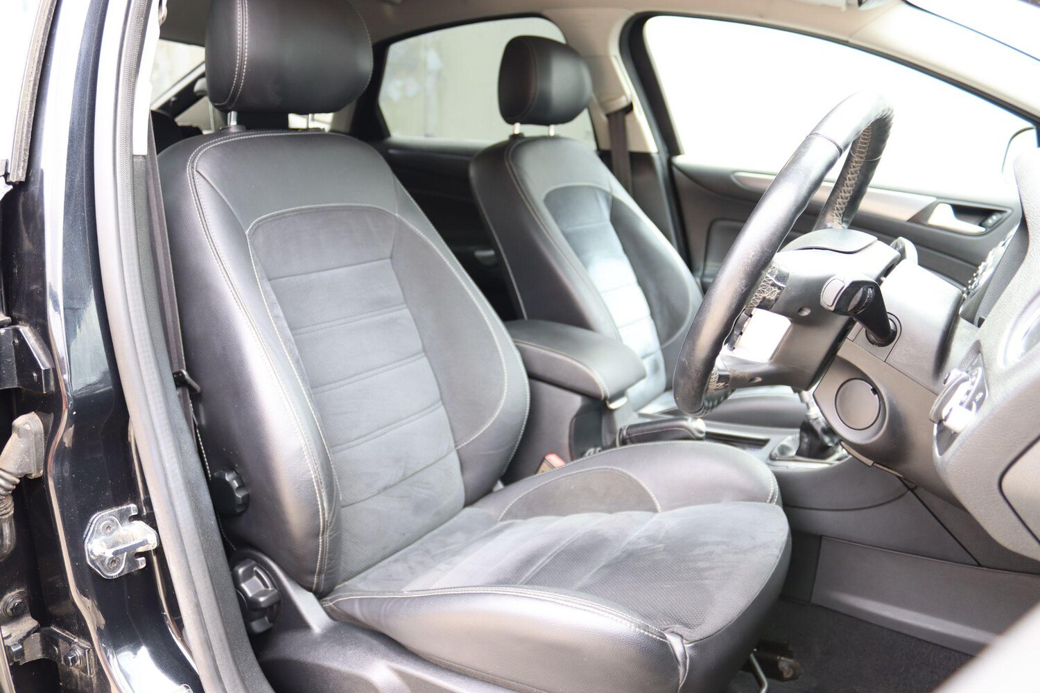 Used Ford Mondeo 2013 for sale - 76988416: Photo 16