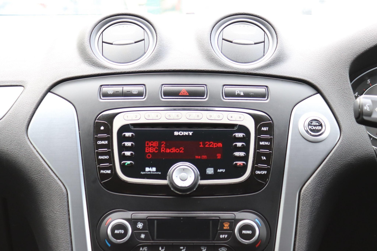 Used Ford Mondeo 2013 for sale - 76988416: Photo 8