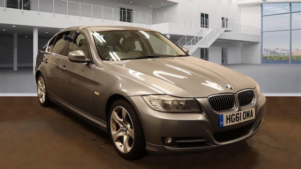 Used BMW 3 Series 2011 for sale - 76247608: Photo 2