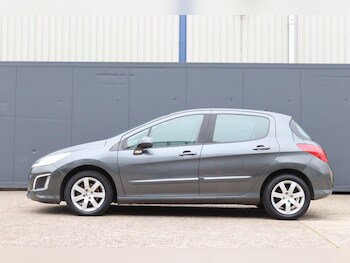 Used Peugeot 308 2013 for sale - 76995671: Photo