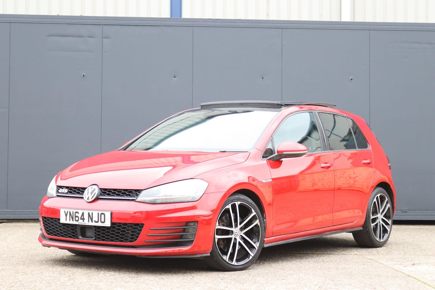 Used Volkswagen Golf 2014 for sale - 76239978: Photo 1