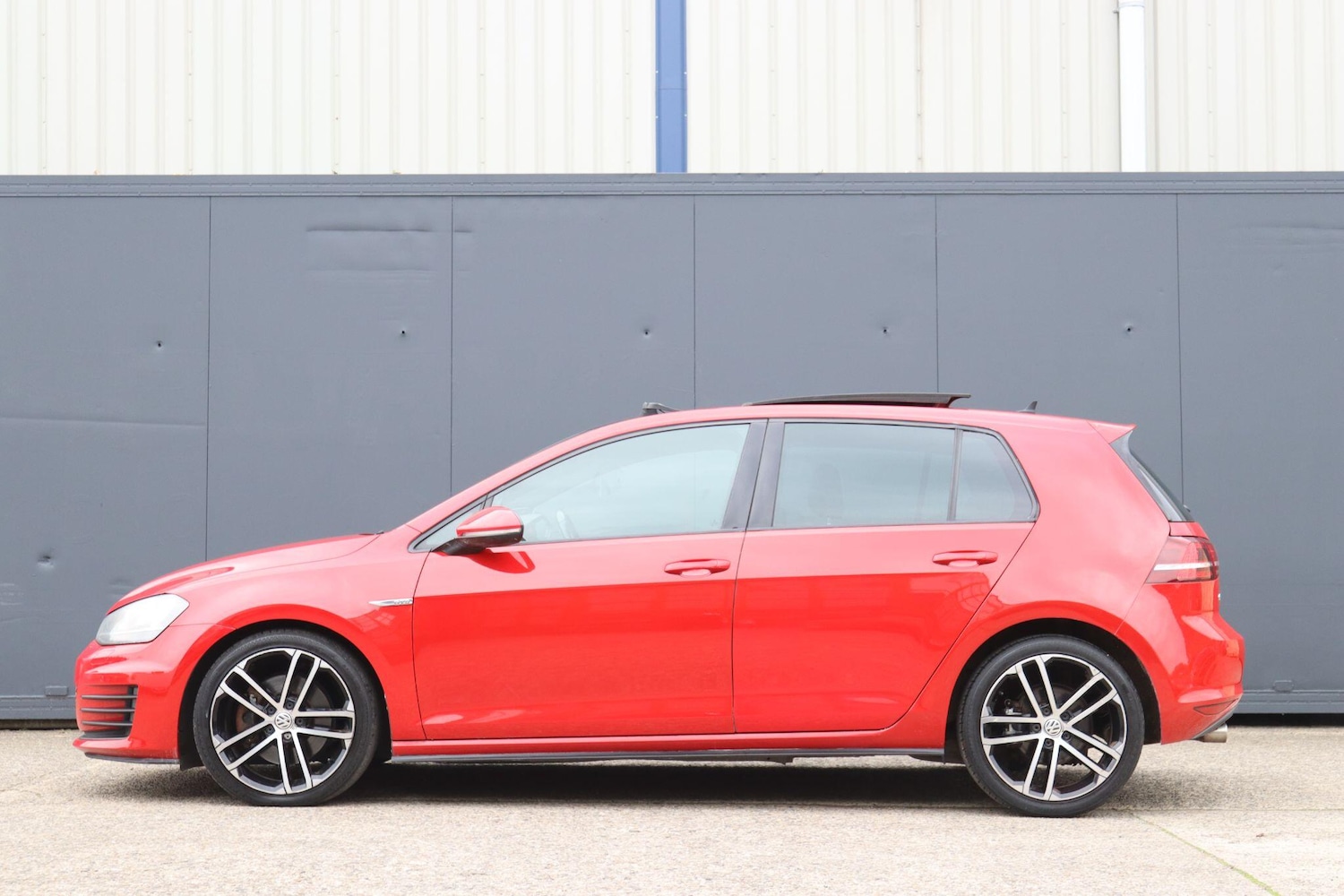 Used Volkswagen Golf 2014 for sale - 76239978: Photo 4