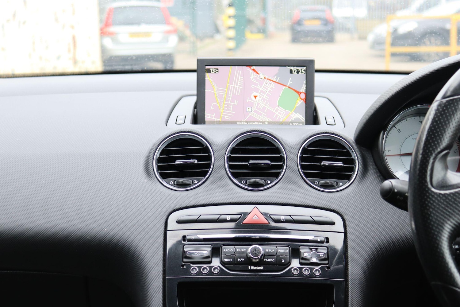 Used Peugeot 308 2013 for sale - 76295112: Photo 11