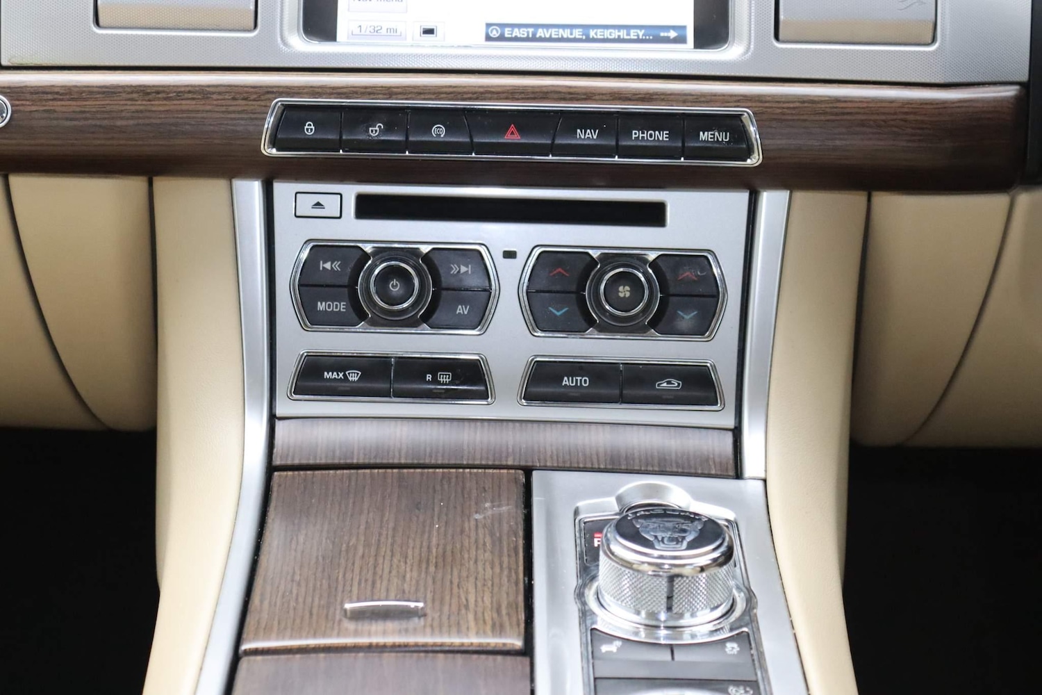 Used Jaguar XF 2014 for sale - 76215644: Photo 10