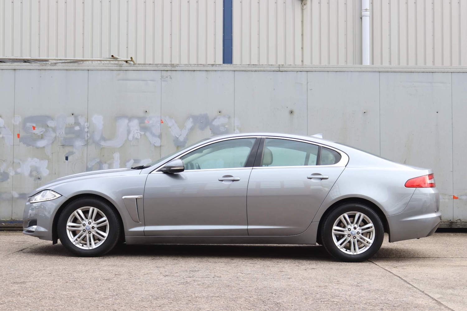 Used Jaguar XF 2014 for sale - 76215644: Photo 4
