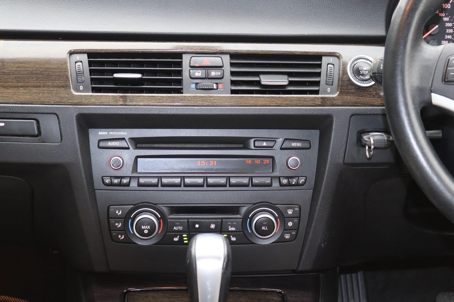 Used BMW 3 Series 2011 for sale - 76700720: Photo 10