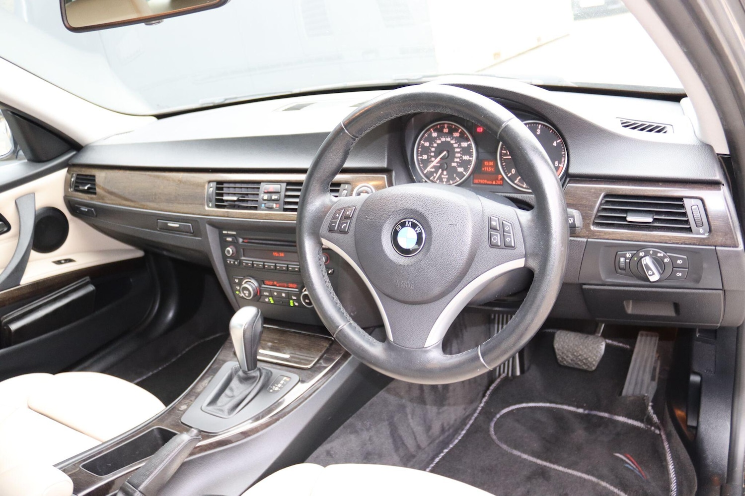 Used BMW 3 Series 2011 for sale - 76700720: Photo 16