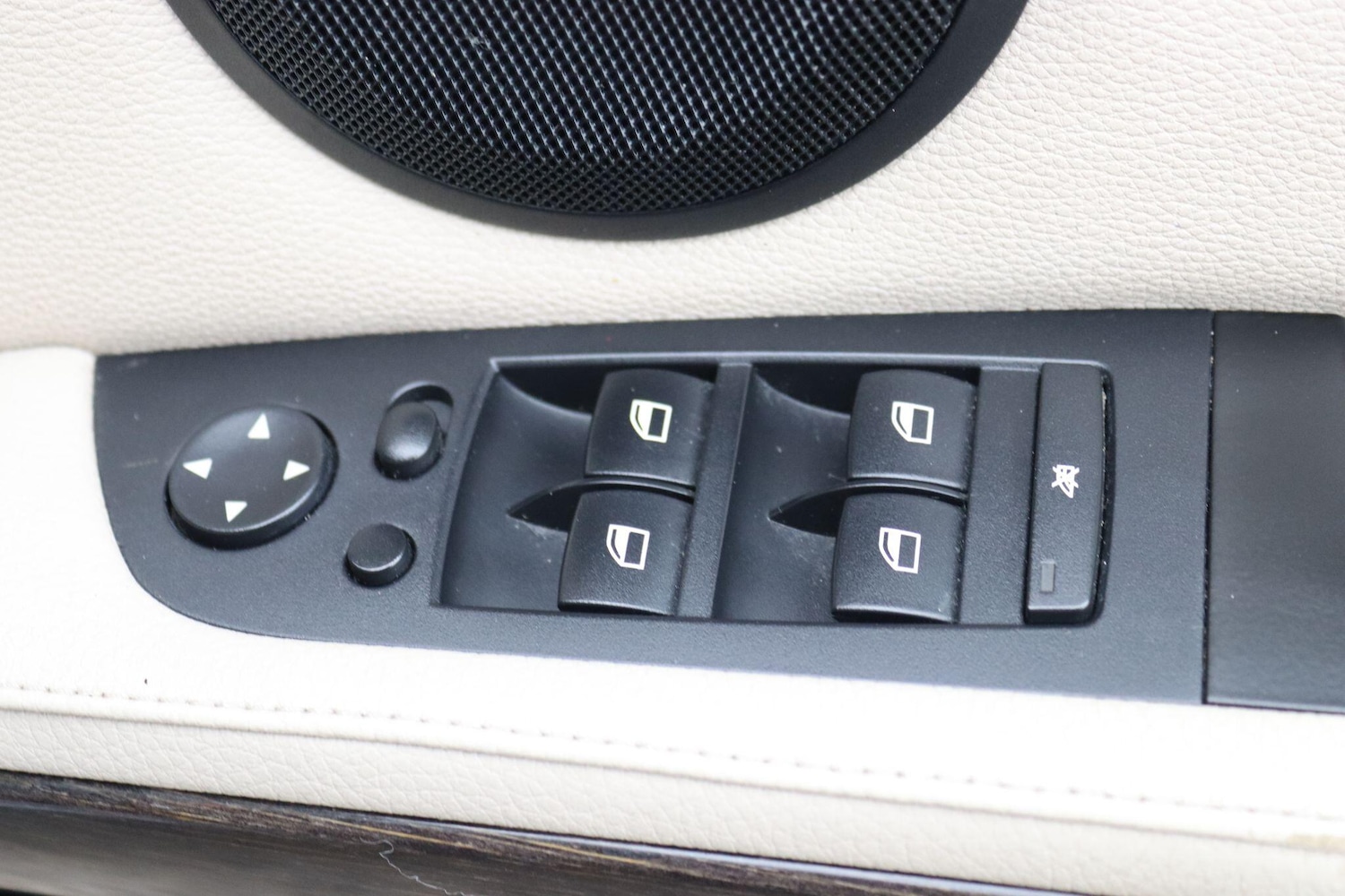 Used BMW 3 Series 2011 for sale - 76700720: Photo 17