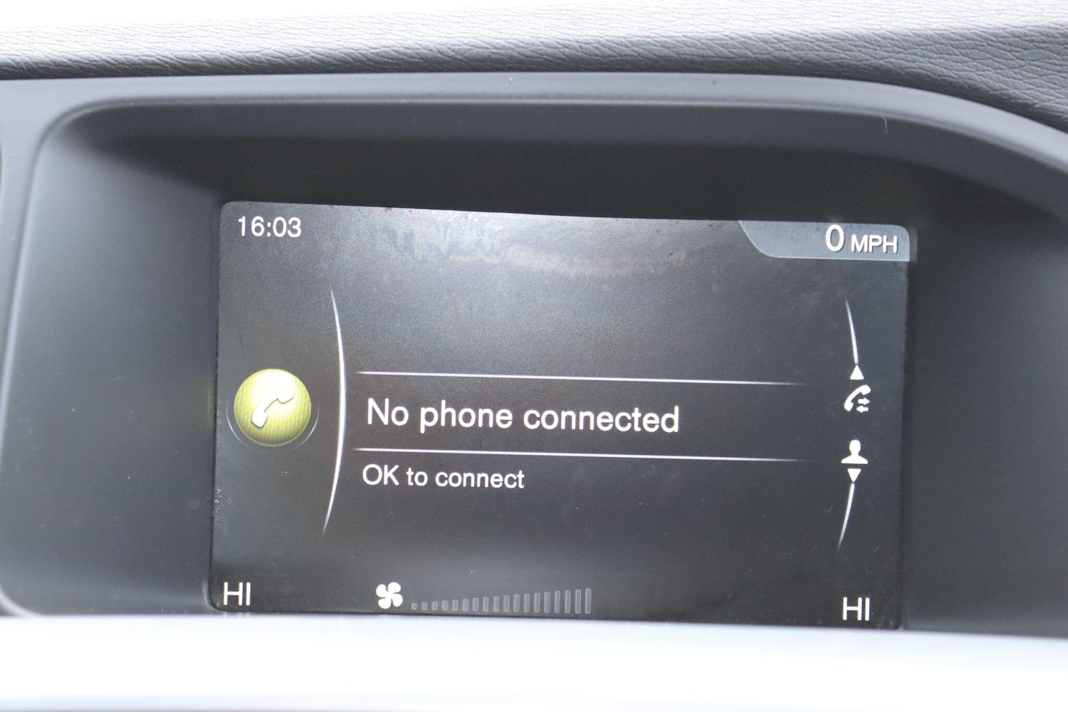 Used Volvo V60 2014 for sale - 77637641: Photo 11