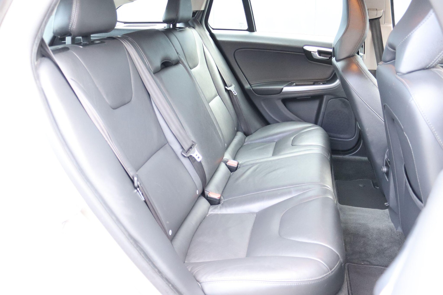 Used Volvo V60 2014 for sale - 77637641: Photo 19