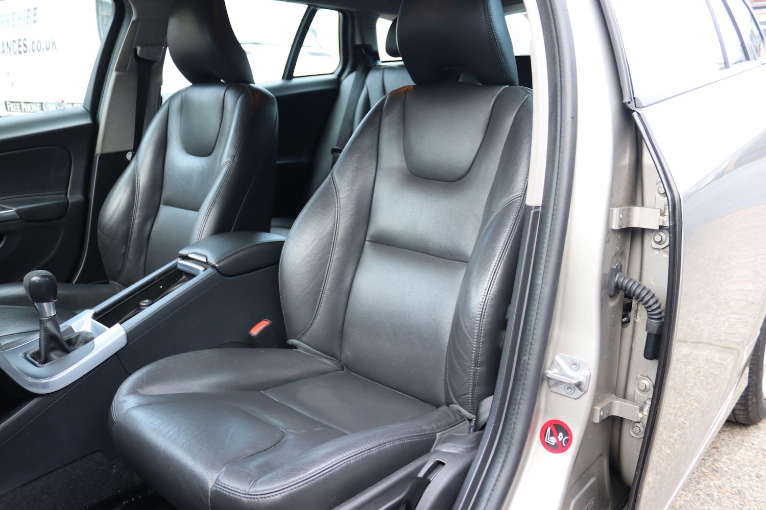 Used Volvo V60 2014 for sale - 77637641: Photo 22