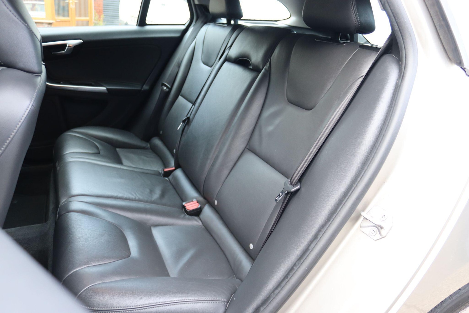 Used Volvo V60 2014 for sale - 77637641: Photo 23