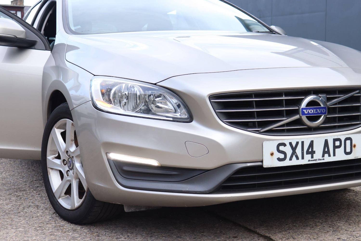 Used Volvo V60 2014 for sale - 77637641: Photo 26