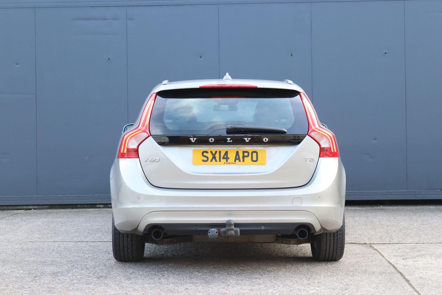 Used Volvo V60 2014 for sale - 77637641: Photo 6