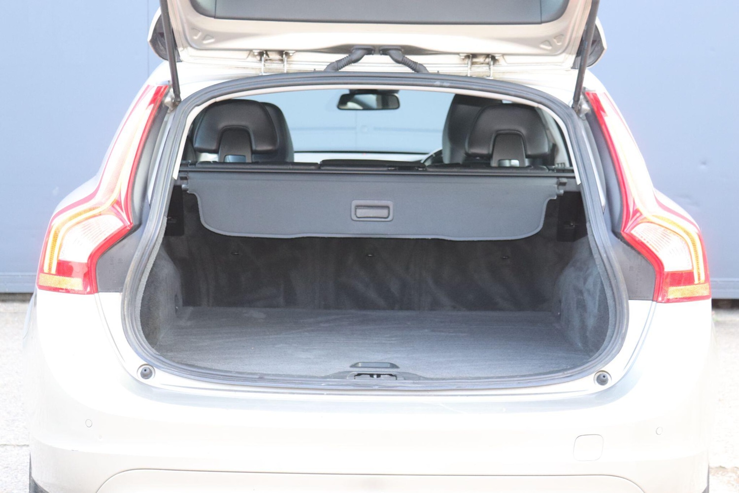 Used Volvo V60 2014 for sale - 77637641: Photo 7