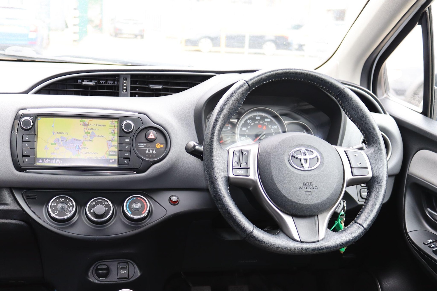 Used Toyota Yaris 2014 for sale - 75577111: Photo 14