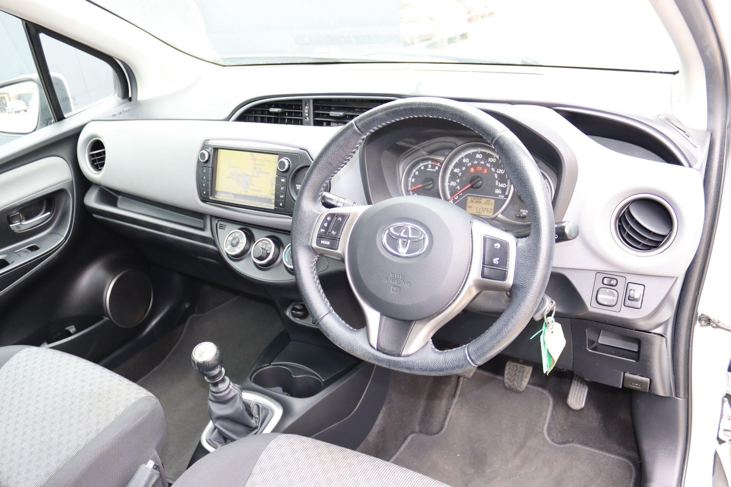 Used Toyota Yaris 2014 for sale - 75577111: Photo 17