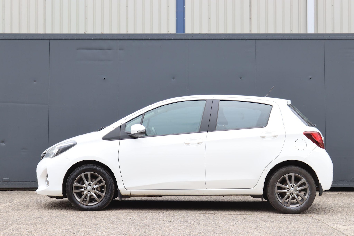 Used Toyota Yaris 2014 for sale - 75577111: Photo 4