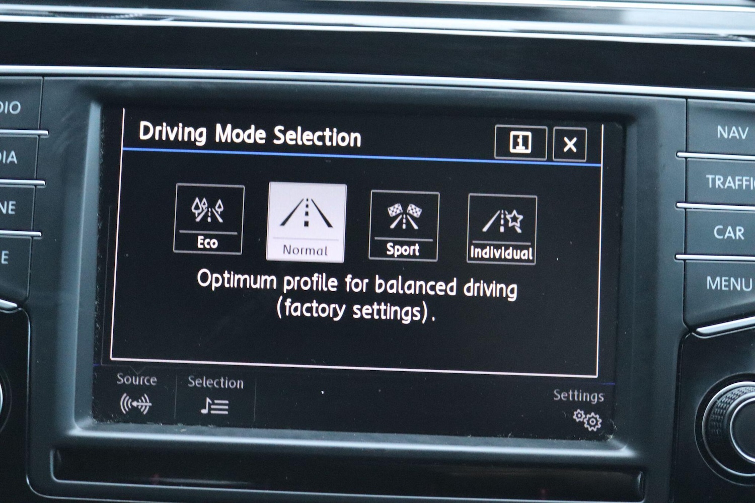 Used Volkswagen Touran 2017 for sale - 77314927: Photo 11