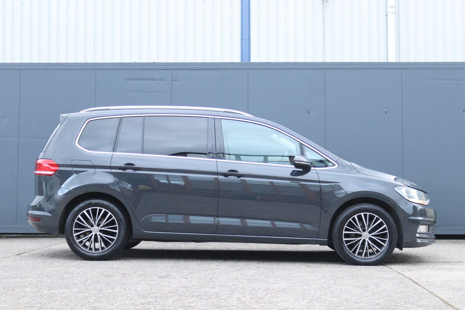 Used Volkswagen Touran 2017 for sale - 77314927: Photo 8