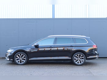 Used Volkswagen Passat 2021 for sale - 77066705: Photo