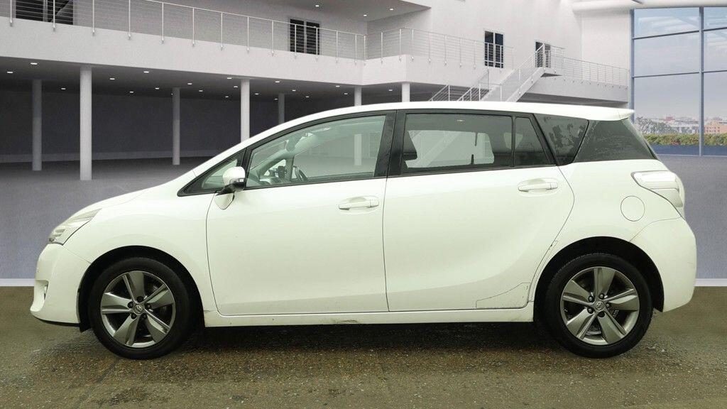 Used Toyota Verso 2014 for sale - 77229355: Photo 3