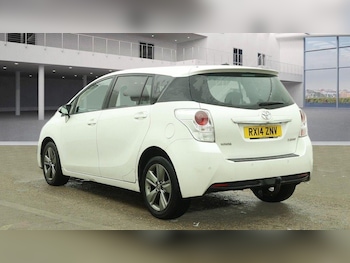Used Toyota Verso 2014 for sale - 77229355: Photo
