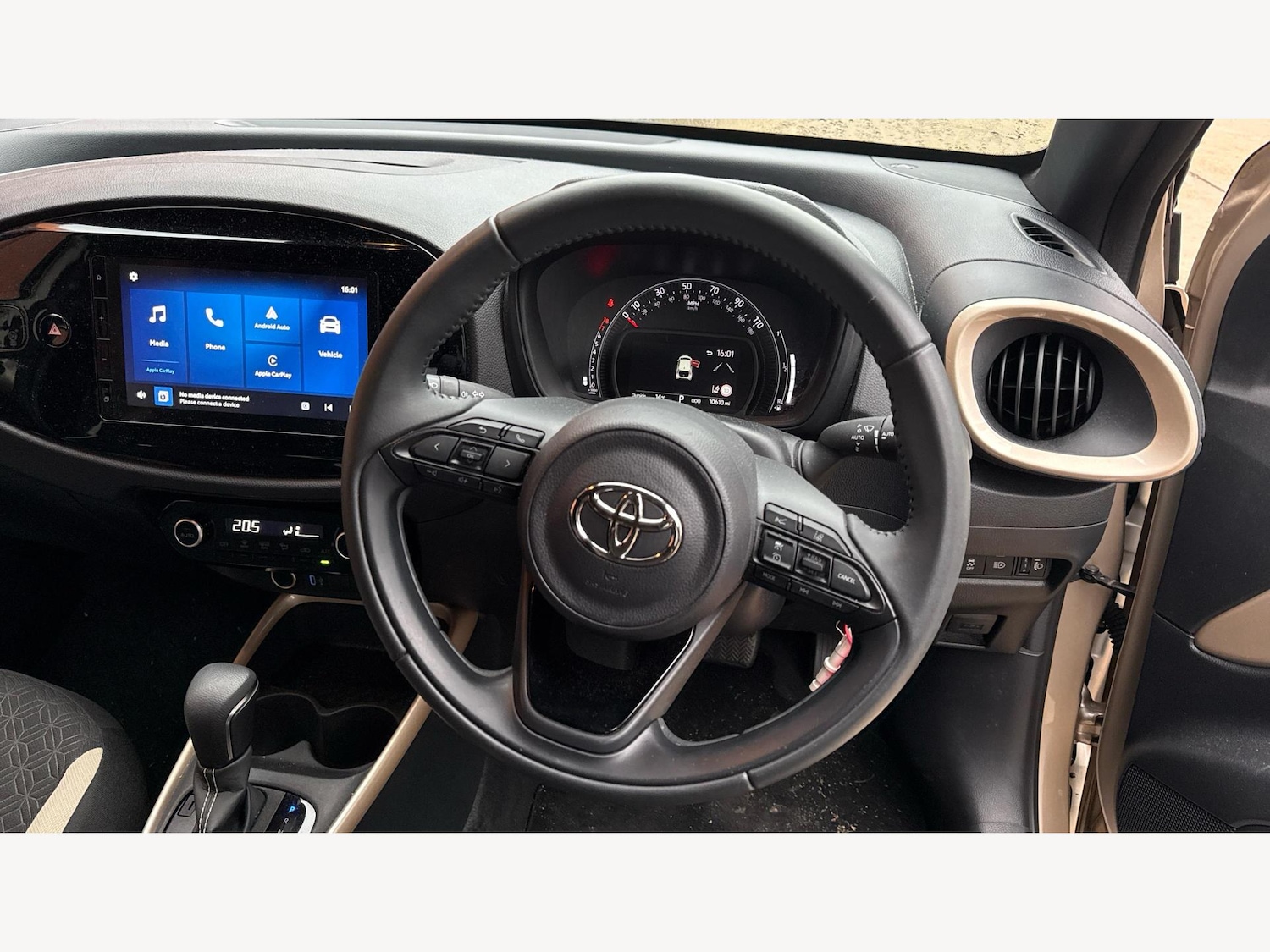 Used Toyota Aygo X 2024 for sale - 76619859: Photo 8