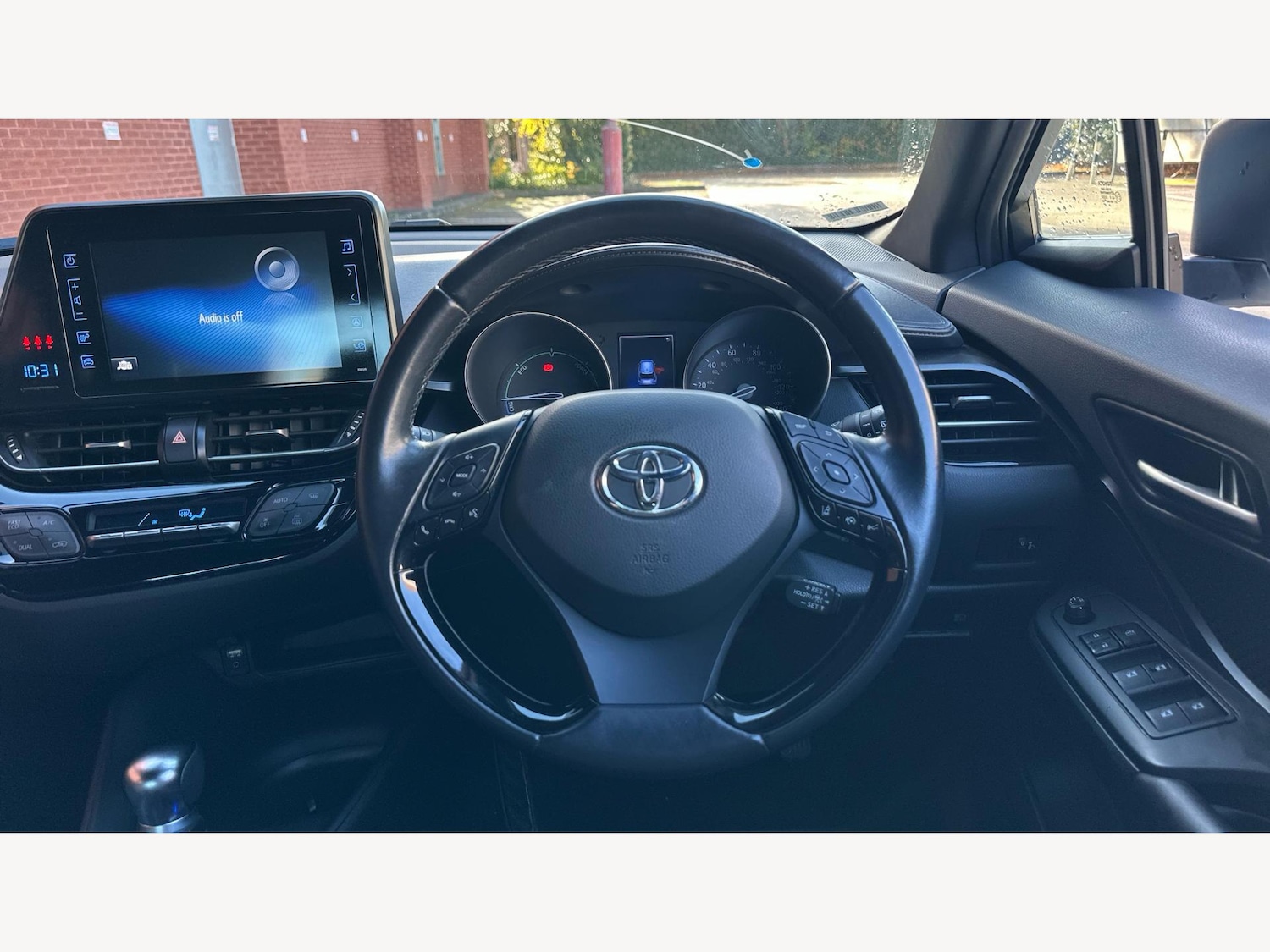 Used Toyota C-HR 2018 for sale - 77646858: Photo 8