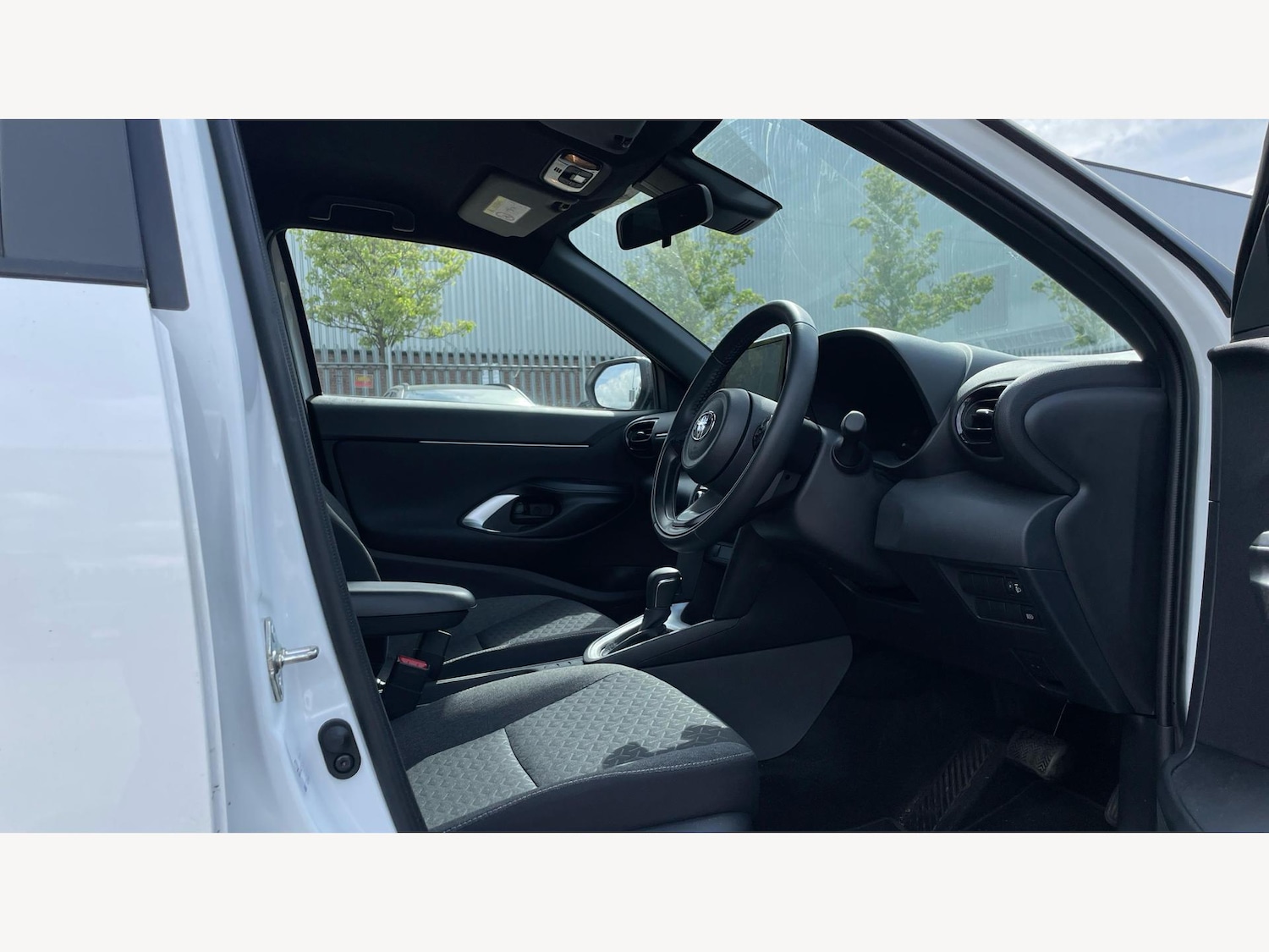 Used Toyota Yaris Cross 2024 for sale - 76592152: Photo 13