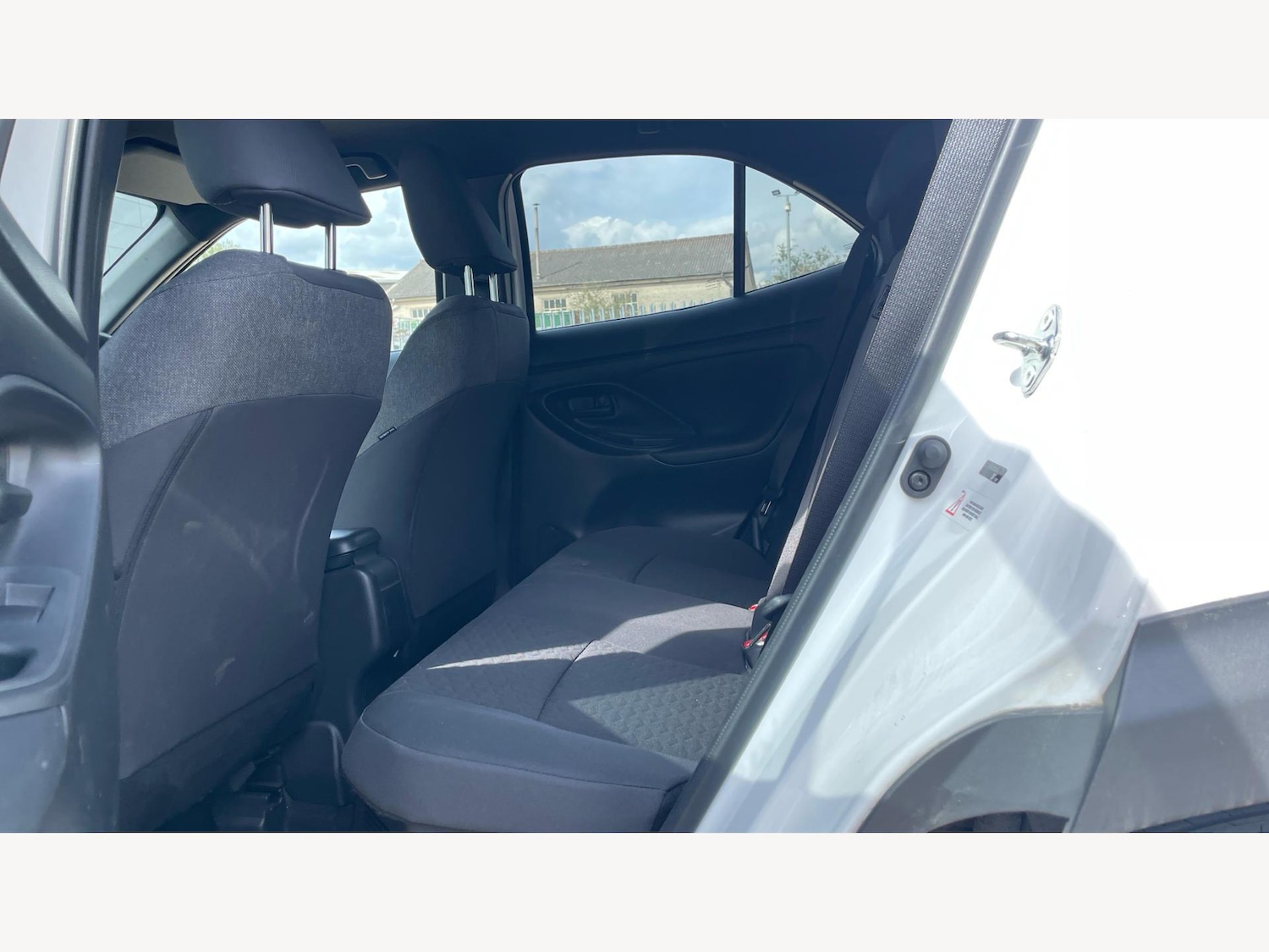 Used Toyota Yaris Cross 2024 for sale - 76592152: Photo 15