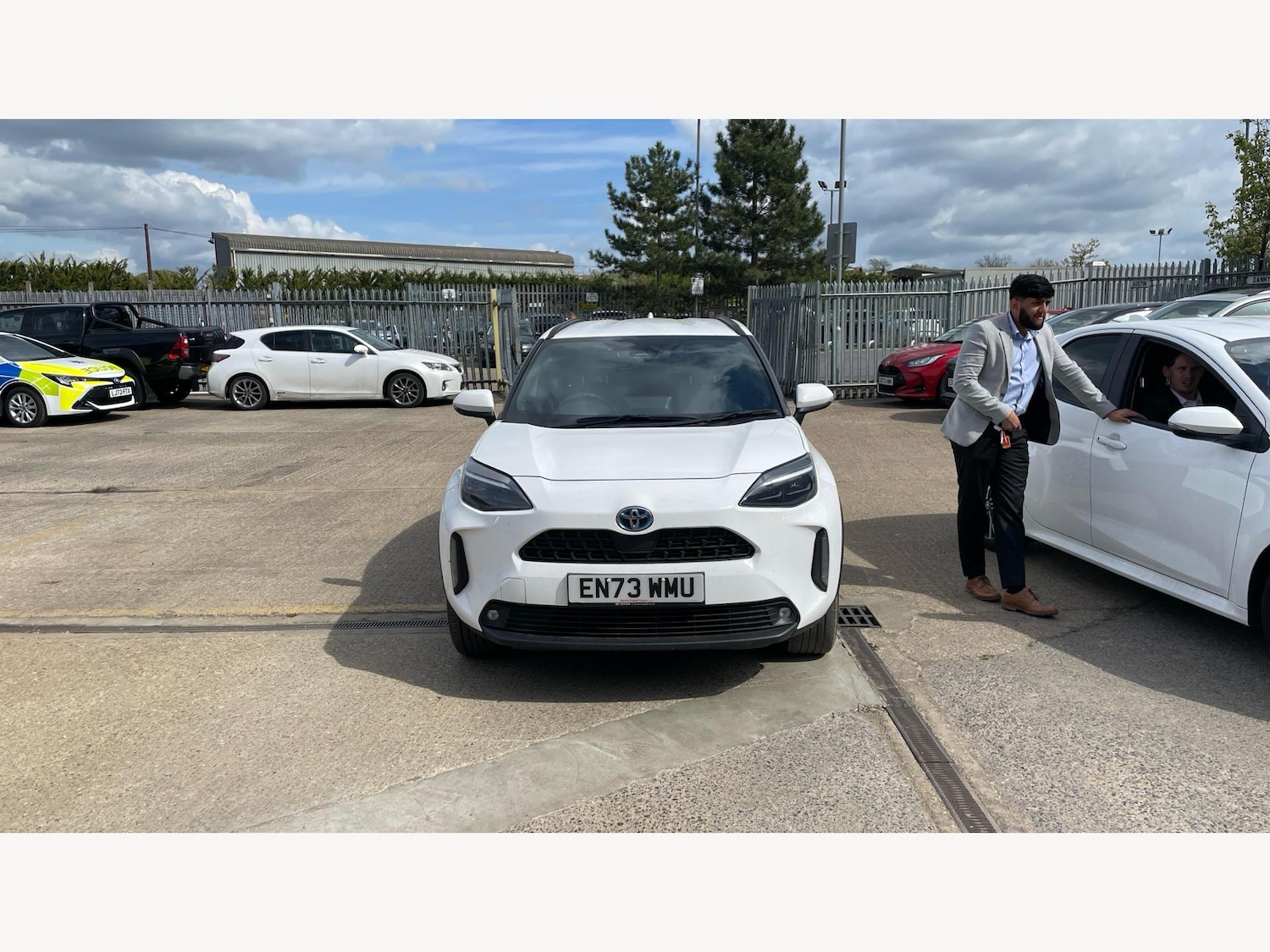 Used Toyota Yaris Cross 2024 for sale - 76592152: Photo 17