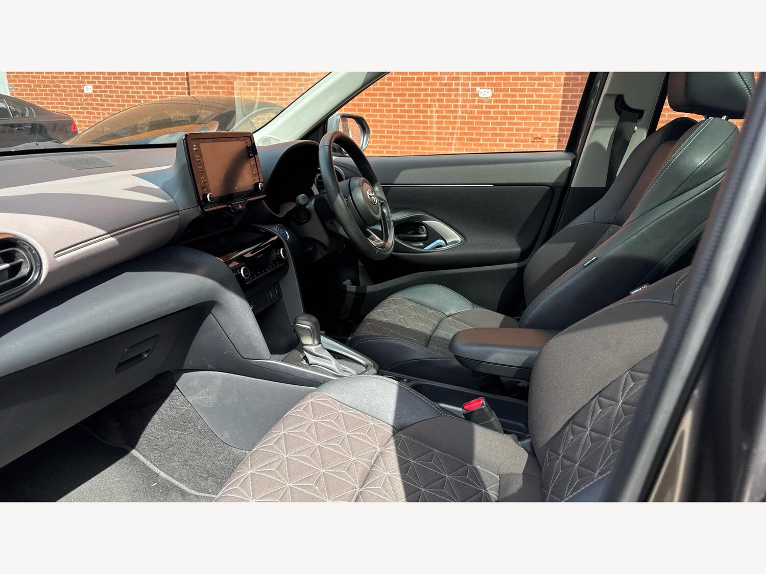 Used Toyota Yaris Cross 2023 for sale - 76295568: Photo 12