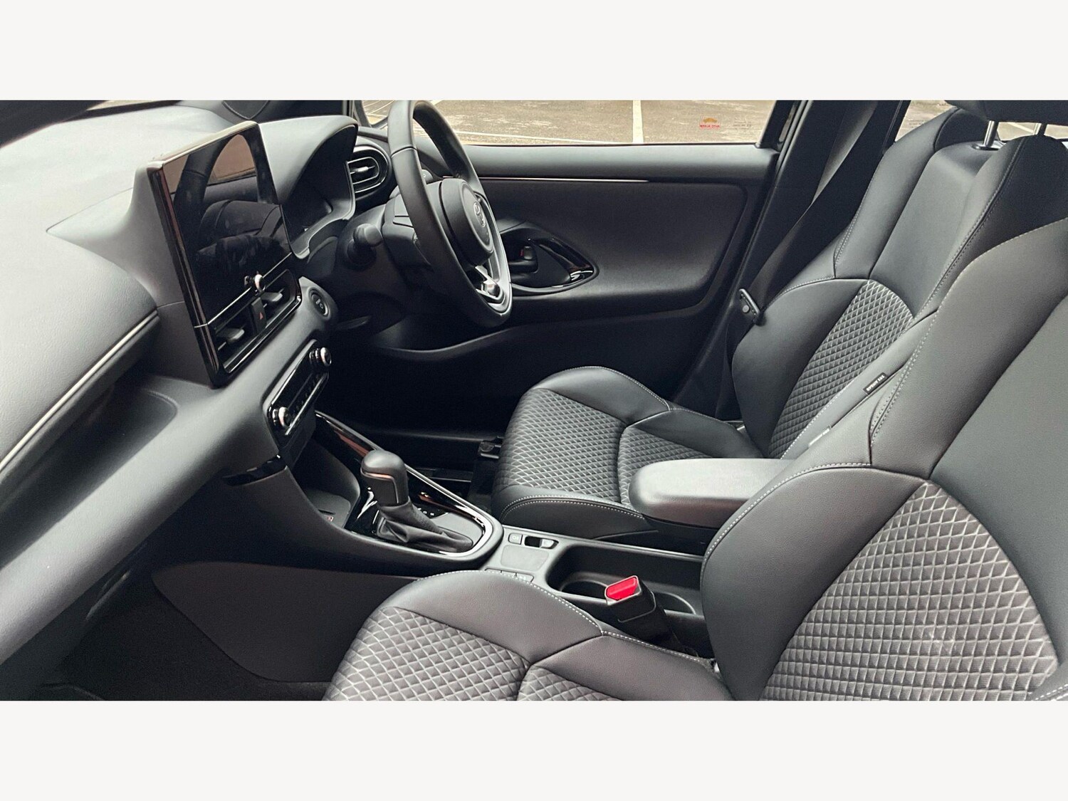 Used Toyota Yaris 2024 for sale - 77646387: Photo 12