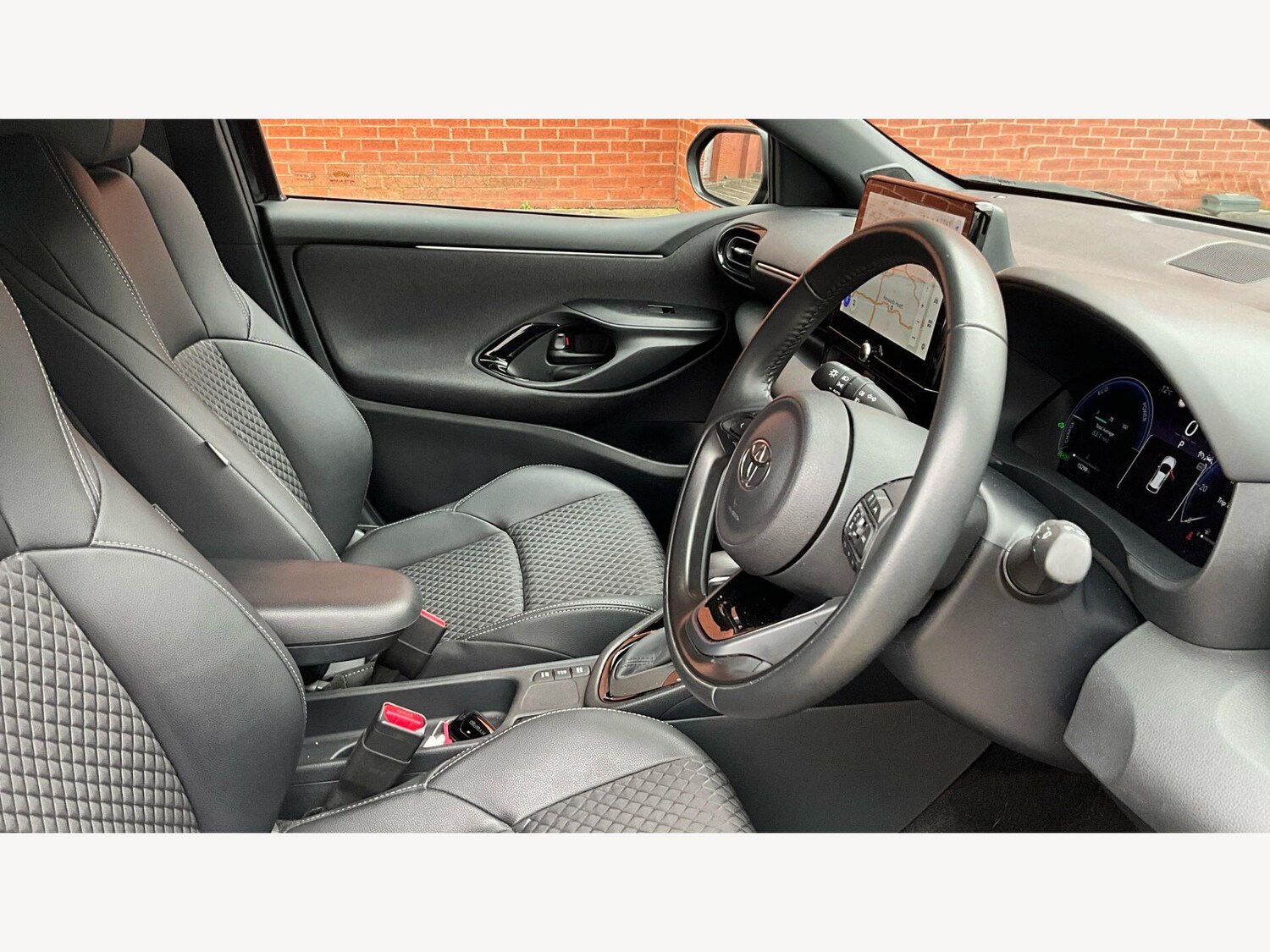 Used Toyota Yaris 2024 for sale - 77646387: Photo 13