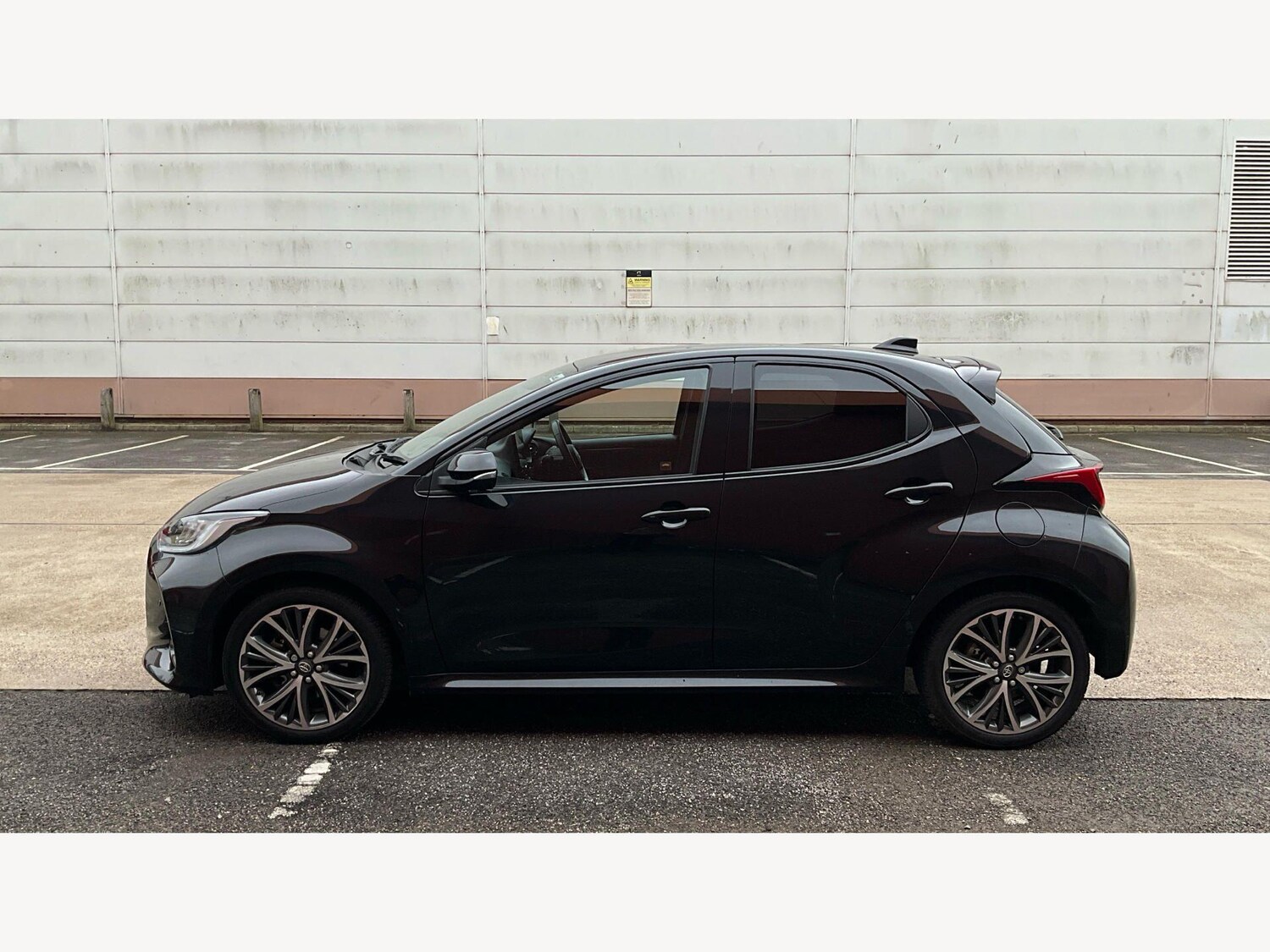 Used Toyota Yaris 2024 for sale - 77646387: Photo 19