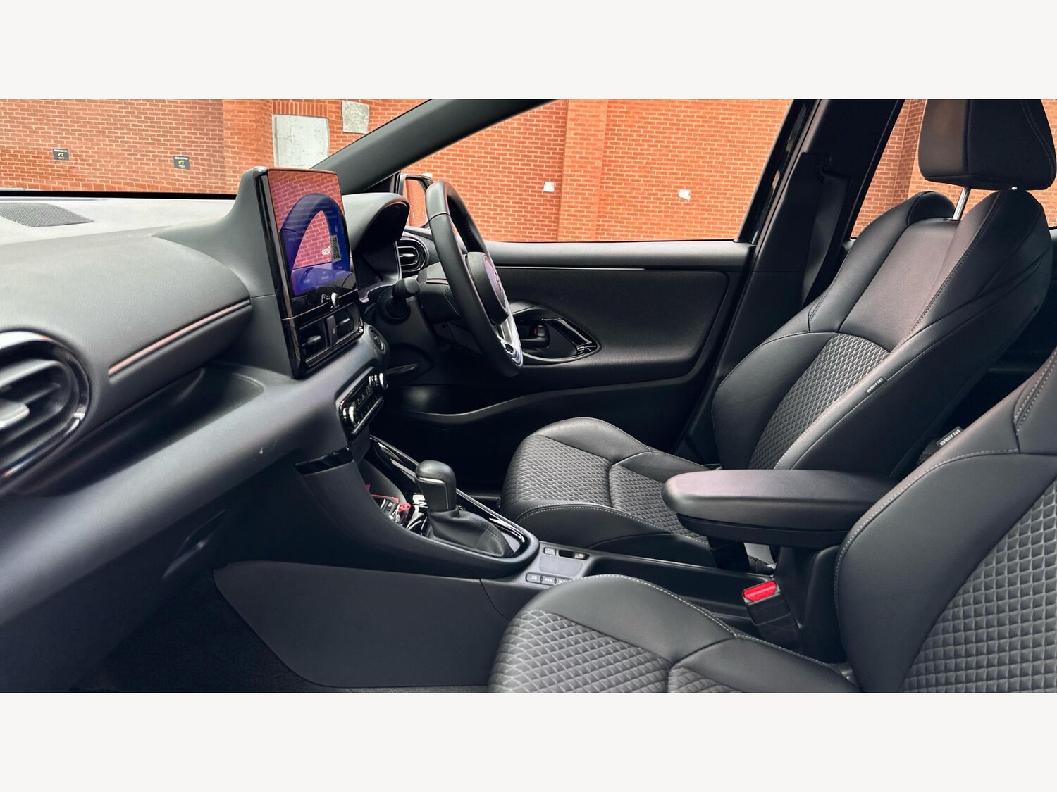 Used Toyota Yaris 2024 for sale - 76499008: Photo 12