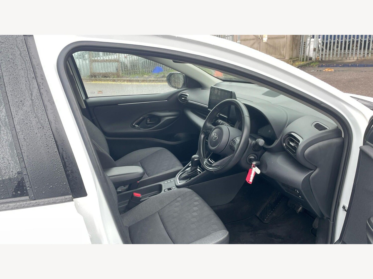 Used Toyota Yaris for sale - 77825145: Photo 13